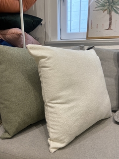 Almofada boucle off white na internet