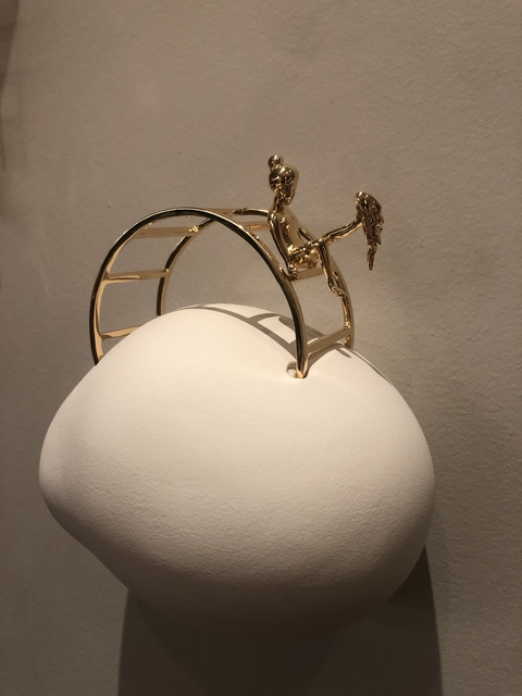Escultura nuvem escada curva