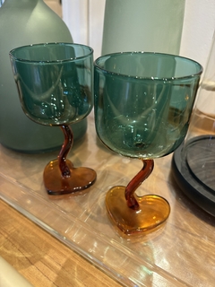 Taça heart verde e laranja na internet