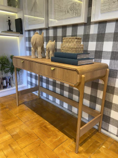 Aparador com gavetas - comprar online