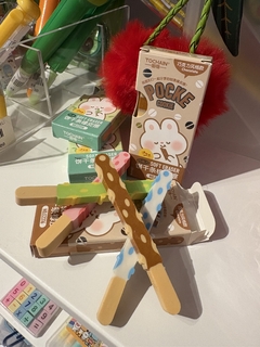 Borracha palito de caixinha marrom - comprar online