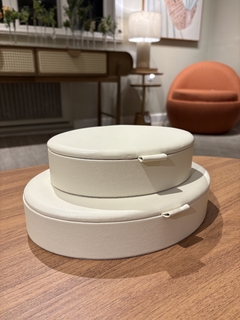 Caixa oval off white P - comprar online