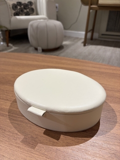 Caixa oval off white P na internet