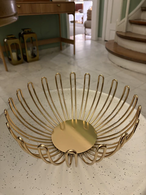 Fruteira metal dourada P - comprar online