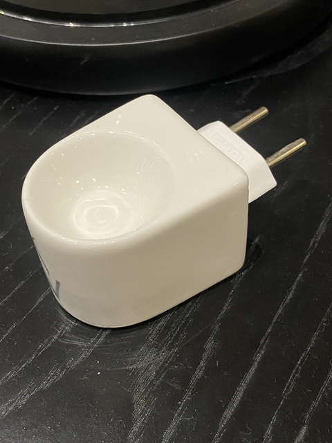Aromatizador elétrico branco