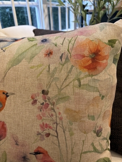 Almofada aquarela pássaros na internet