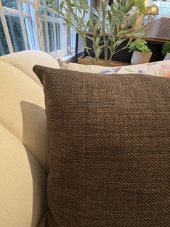 Almofada textura marrom - Studio54decora