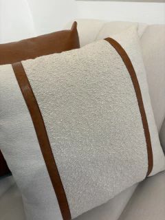 Almofada detalhe courino na internet