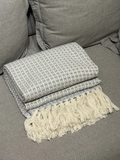 Manta cinza com franjas - comprar online