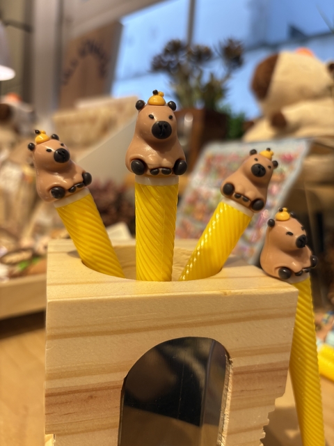 Caneta capivara com chapéu - comprar online