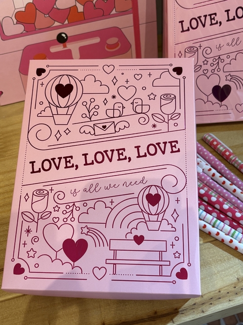 Caixa com papel de carta LOVE - comprar online