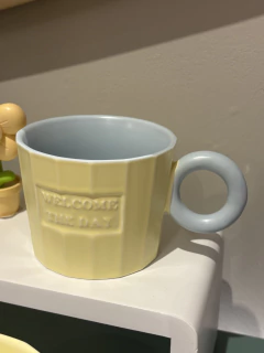 Caneca amarela e azul - comprar online