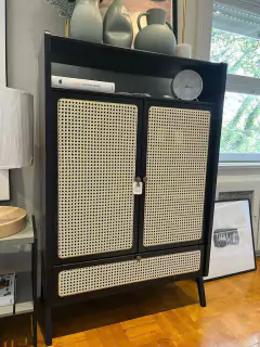 Armário/Cristaleira na internet