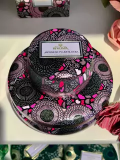 Vela lata 3 pavios 60h Japanese Plum Bloom na internet