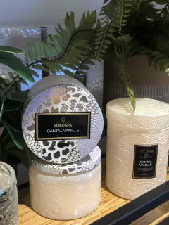 Vela pote vidro 25h Santal Vanille - comprar online