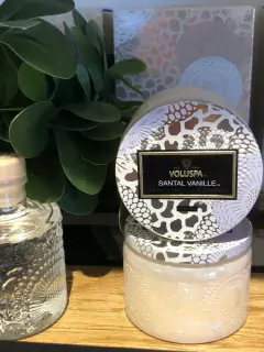 Vela pote vidro 25h Santal Vanille - Studio54decora