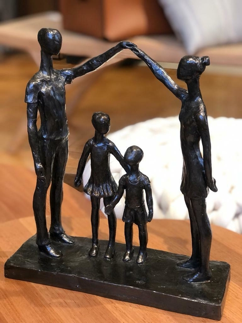 Escultura família