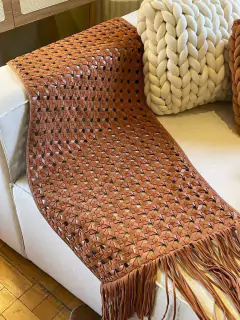 Peseira ou manta trançada em couro natural Elisa Atheniense