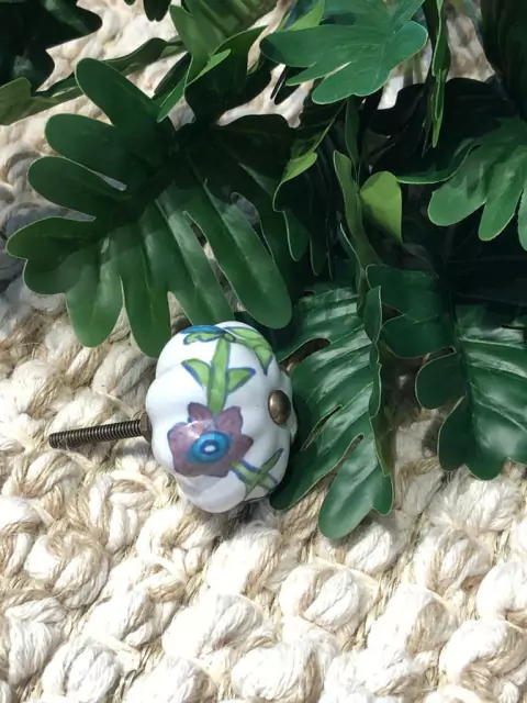 Puxador em florzinha com lilás