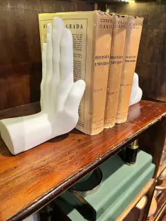 Suporte/Aparador livros Mãos - comprar online