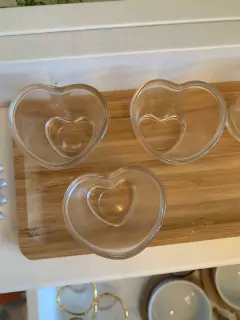 Conjunto copinhos coração na internet