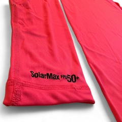REMERA TECNICA CON CAPUCHA - ROSA FLUOR en internet