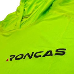 REMERA TECNICA CON CAPUCHA - VERDE FLUOR - OUTDOOR SHOP