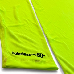 REMERA TECNICA CON CAPUCHA - AMARILLO FLUOR - comprar online