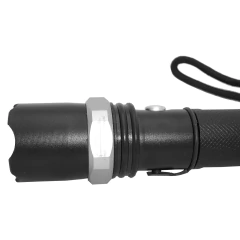 Linterna táctica Policial con rompe vidrio y zoom - Saldo (8520067) - Rerda S.A. - Sastrería Militar