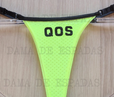 REF 70. Calcinha amarelo neon/branca/rosa claro/azul claro, DRY com acabamentos em preto estampa QOS.