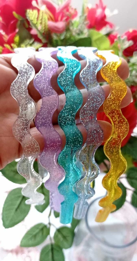Tiara Ondulada Curvada Sem Dentinho com Glitter Tam 10 mm- 10 Cores