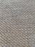 Tapete artesanal Favos em algodão areia, chenile areia e sisal natural. - comprar online
