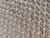 Imagem do Tapete artesanal Favos em algodão areia, chenile areia e sisal natural.