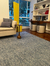 Tapete artesanal Tear em chenile azul marinho, algodão cru e sisal natural. - loja online