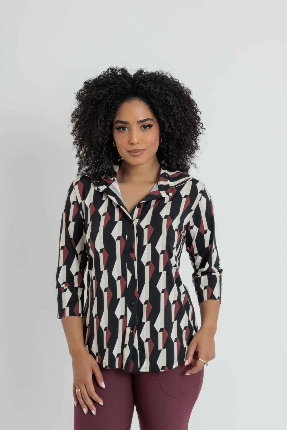 Camisa Flávia Estampa Geometrica Vinho