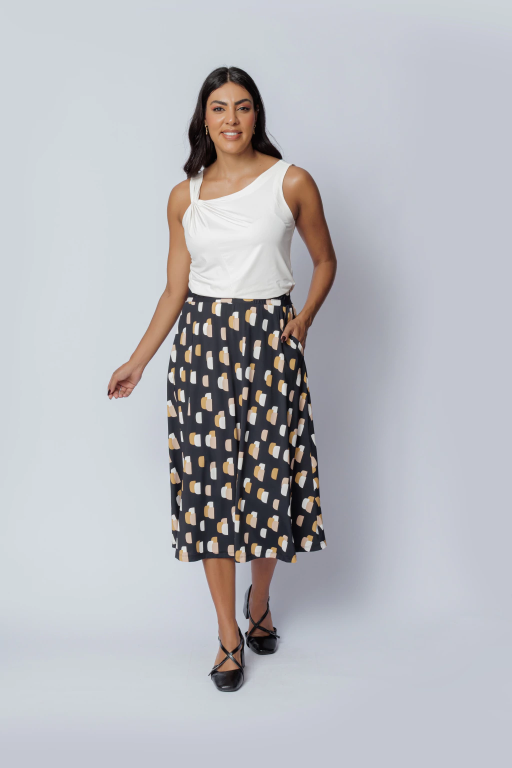 Saia Midi Beatriz Estampa Formas Caramelo