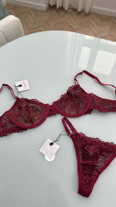 Conjunto Calcinha e Sutiã De Renda Isabela - Carmim - comprar online