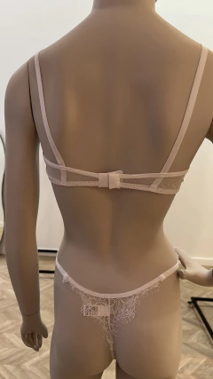 Conjunto Calcinha E Sutiã De Renda Natalie na internet