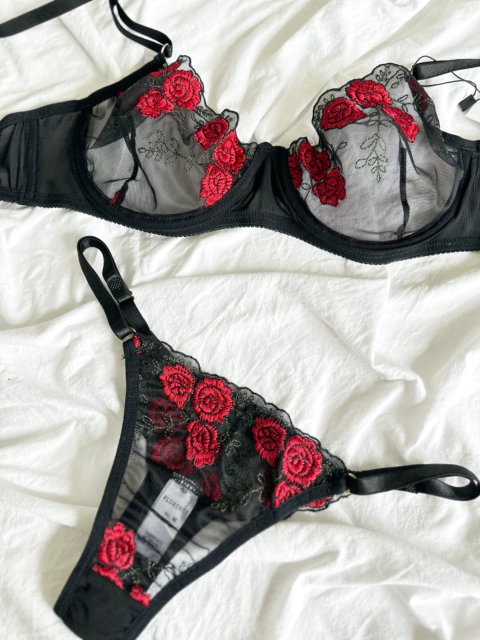 Conjunto Calcinha E Sutiã Lilly