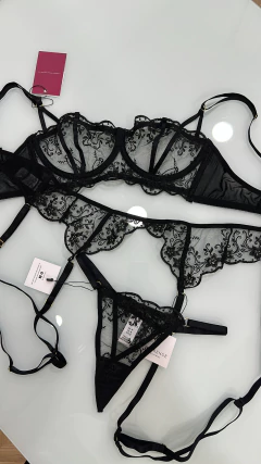 Conjunto Calcinha E Sutiã Blair com Cinta-liga