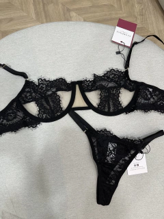 Conjunto Calcinha E Sutiã De Renda Nina