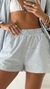 Shorts Firenze na cor preta com listras e camisa com listras use sôffi 
