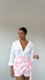 Saia Camel na cor rosa com camisa branca use sôffi
