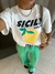 T-shirt Lemon na cor off white estampada com calça verde use sôffi 