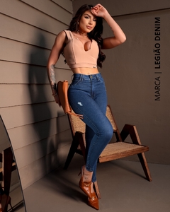 Calça Skinny Cintura Alta Levanta Bumbum Legião Denim ᵇʸ Ri19 - 77127 na internet