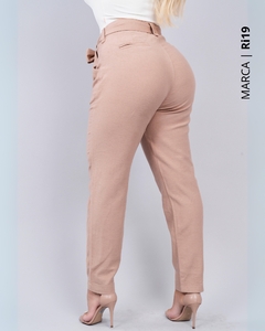 Calça Mom Cintura Alta Ri19 ° 77247 ᴾᴿᴼᴹᴼᶜ̧ᴬ̃ᴼ - comprar online