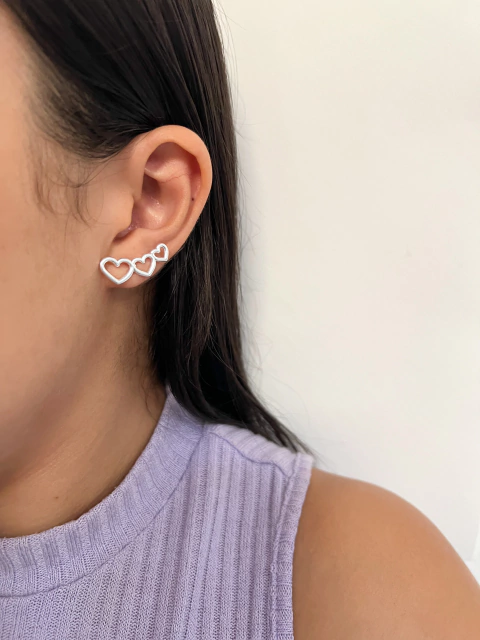 Brinco Ear Cuff Corações Vazados
