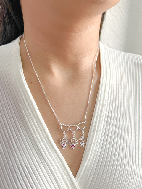 Colar Duas Meninas e Menino - comprar online