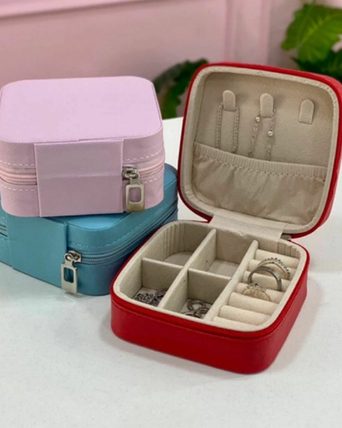 Mini Porta Joias Vermelho: Elegante e Compacto