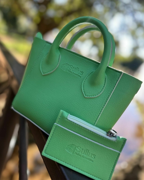 Bolsa Menininha Verde - Compacta e Prática com Zíper